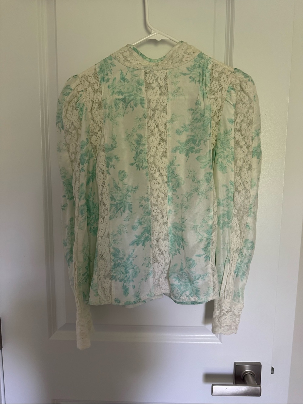 LOVESHACKFANCY 
Jacque Top silk lace blouse in green - Picture 5 of 6